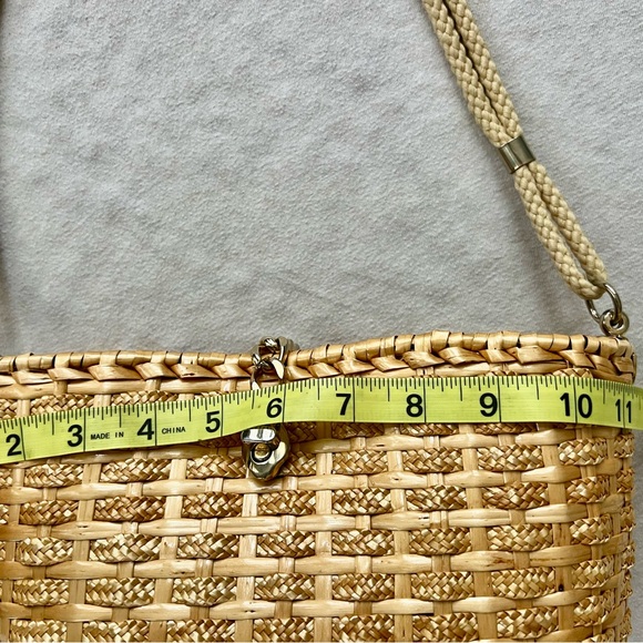 Vintage Made in Italy “Walborg” Elegant Tan Woven Rattan Basket Bag - Picture 9 of 12